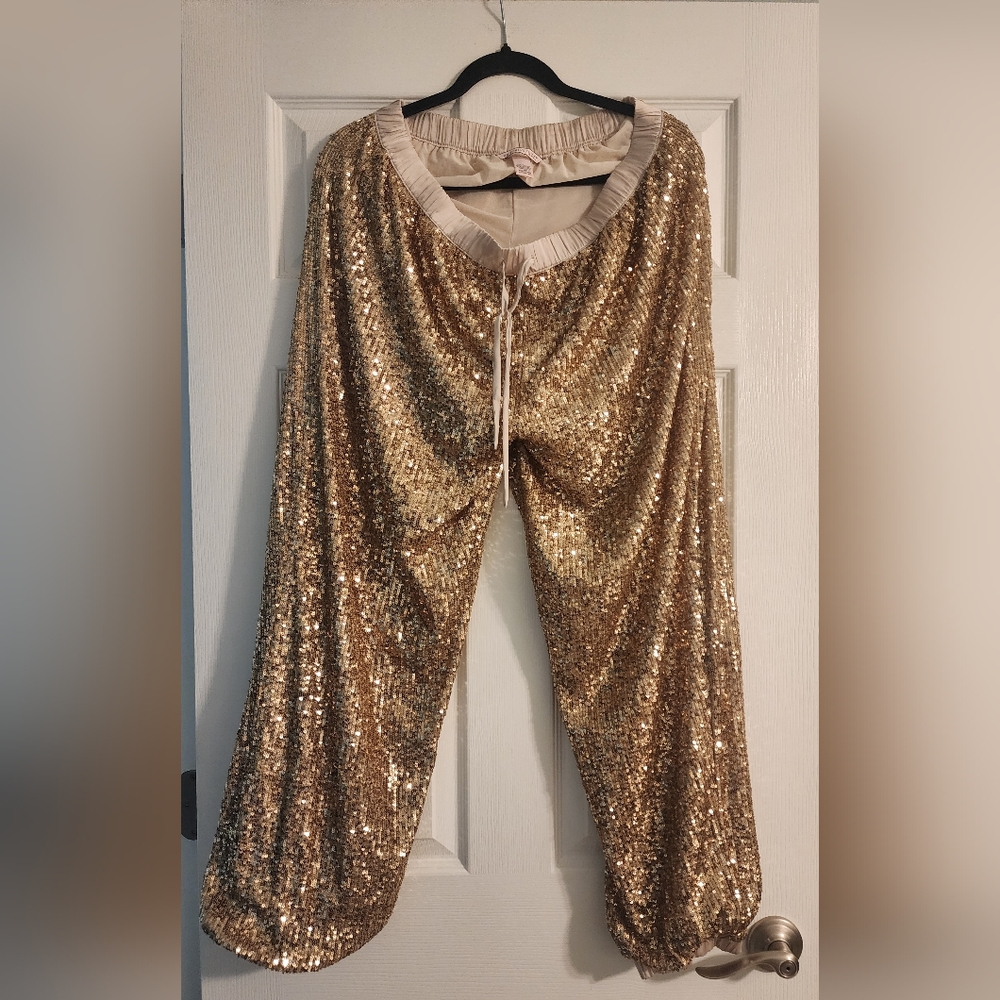 Victorias Secret NWOT Sequin Joggers in Rose Gold L